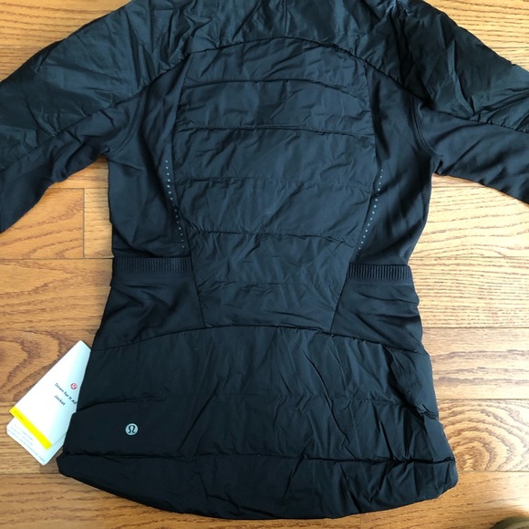 Lululemon Down for It All 700-Down-Fill Black Hooded Jacket Women's Size 4 NWT - Picture 11 of 12
